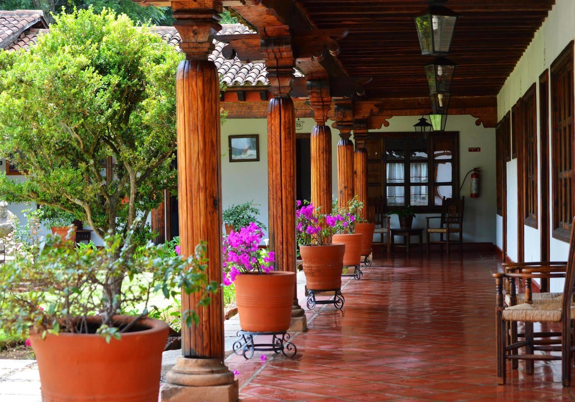 Hosteria San Felipe 파츠쿠아로 외부 사진